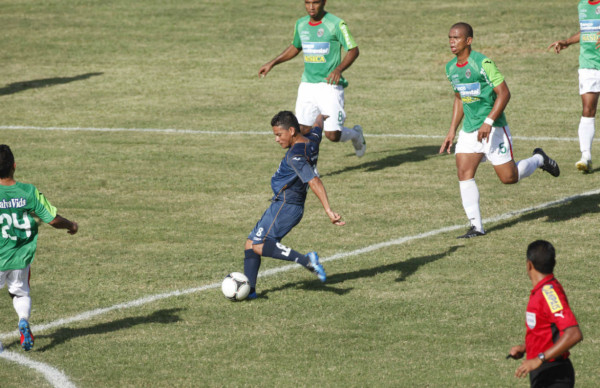 Imágenes del accidentado partido Marathón-Motagua