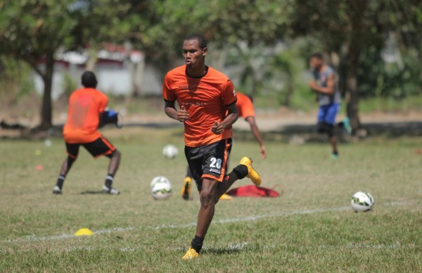 RUMORES/FICHAJES: ¡Barrida en Olimpia, Alex Andino regresa y Rambo de León es noticia!