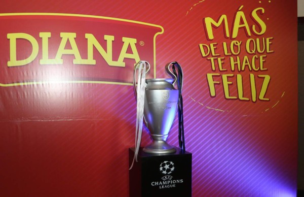 ¡Ambientazo en el Estadio Virtual Diez en la final de la Champions!