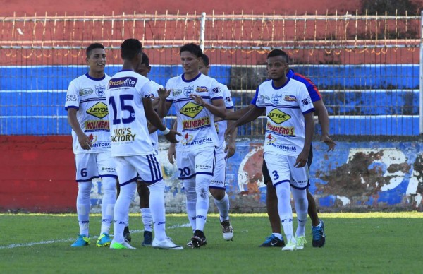 MERCADO: Vida trae cuatro extranjeros a prueba y Olimpia da noticias