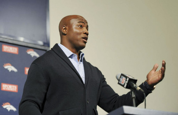 DeMarcus Ware es fichado por los Broncos