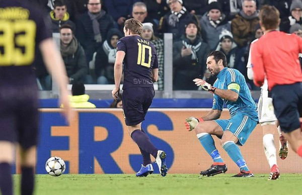 NO VISTE EN TV: El lamento de Higuaín, gran gesto de Guardiola y el abrazo en Basilea