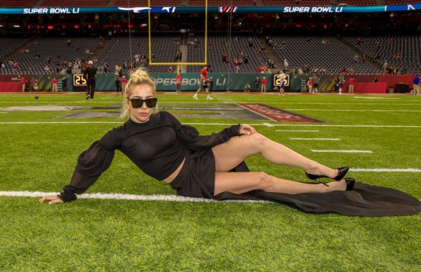 Lady Gaga sorprende a todos en el Super Bowl al enseñar sus partes íntimas