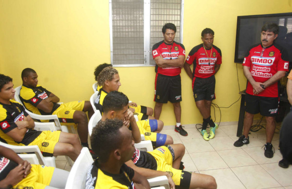 Presentan a Pepe Treviño y realiza su primer entrenamiento con Real España.