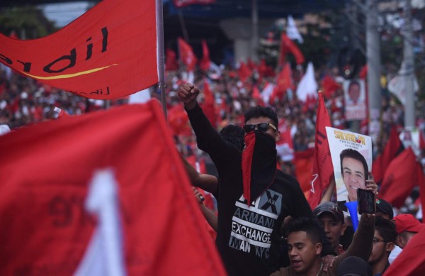 LOCURA: Así festejó Salvador Nasralla tras declararse como el próximo presidente de Honduras