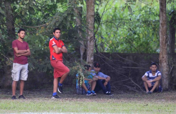 ¡Qué curioso! Venta de boletos, gradas de madera, camerinos de cemento... así es el ascenso en Honduras