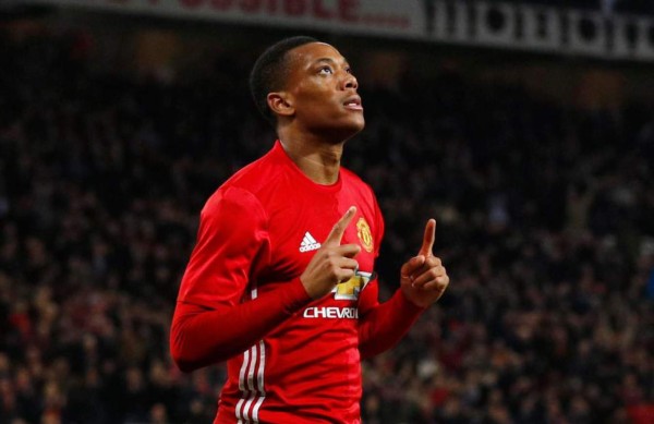 RUMORES/FICHAJES: ¿Vuelve Ronaldinho? Madrid perdería hombre clave y Costa tendría increíble destino