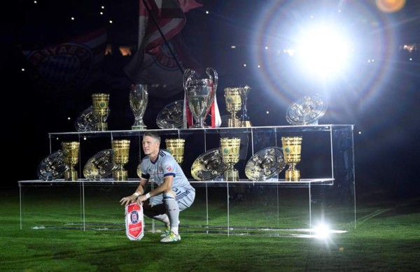 ¡ETERNO! La emotiva despedida del Bayern Munich a Bastian Schweinsteiger en el Allianz Arena