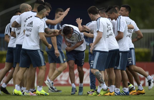Gran ambiente en el primer entrenamiento de Argentina de cara a juegos eliminatorios