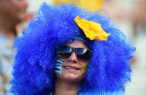 El color de aficionados de Costa Rica y Uruguay