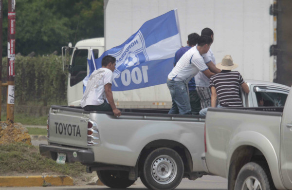 Ambiente Honduras vrs Canadá en el Olímpico
