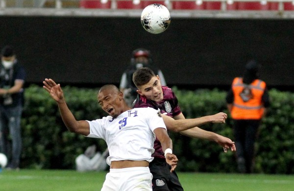 Lo que no se vio en TV: El lindo gesto de los mexicanos con futbolistas hondureños y la maldición que rompió un jugador azteca