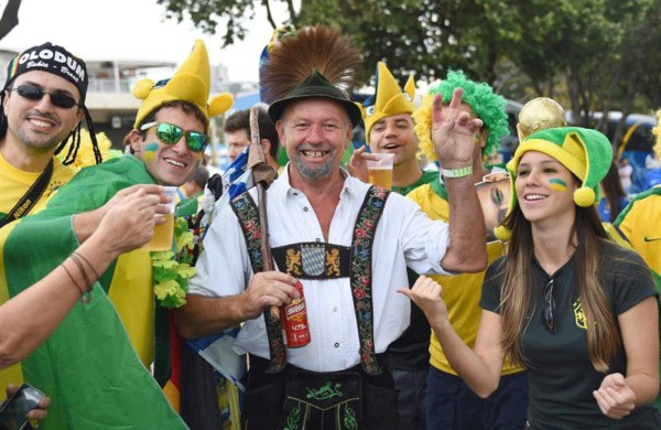 La fiesta en las tribunas en la semifinal Brasil vs Alemania