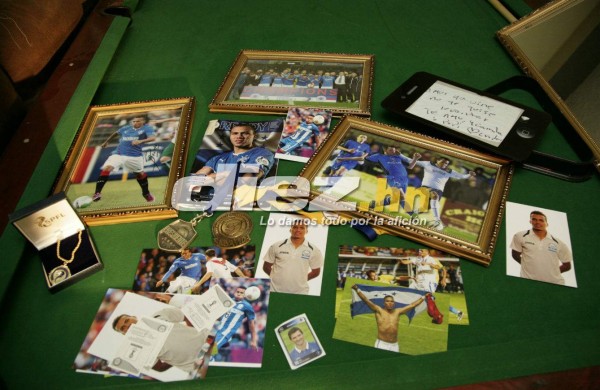 ¡Emotivas! Las fotos de la familia de Arnold Peralta en su tumba