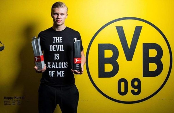 Sierra en mano, guantes y muchos árboles: Erling Haaland y sus días como leñador durante sus vacaciones en Noruega