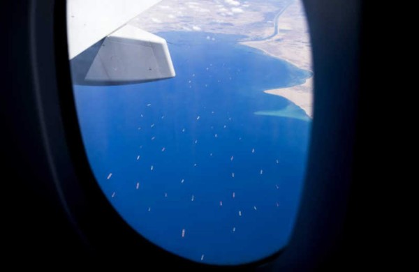 Tiene bloqueado el tránsito: Así quedó atrapado un buque en el Mar Mediterráneo, las causas son increíbles