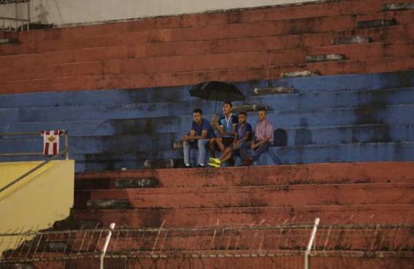 Estadios hondureños en pésimas condiciones en los que se juega fútbol profesional
