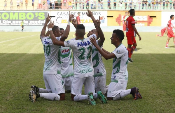 NO SE VIO EN TV: Llenazos, disfraces y la polémica por los uniformes iguales