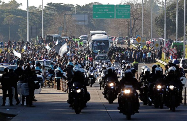 Regreso con gloria: la Albiceleste campeona de América llegó a Argentina tras coronarse en Brasil
