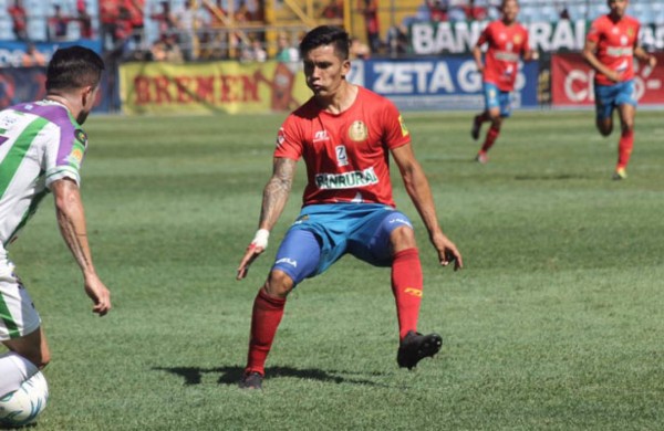 RUMORES Y FICHAJES: Delanteros de peso empiezan a dominar el mercado centroamericano