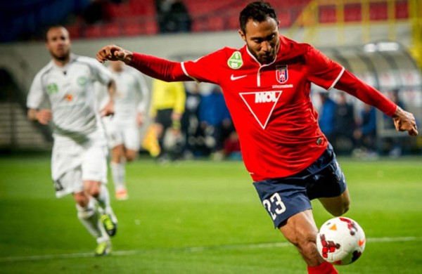 Centroamericanos que han jugado en ligas exóticas alrededor del mundo