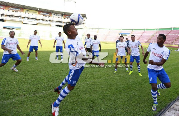 Honduras afina preparación en el estadio Olímpico