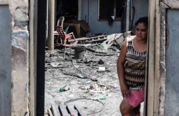 Nuevas fotos tras devastador incendio: Más de 90 familias afectadas y media isla de Guanaja quemada