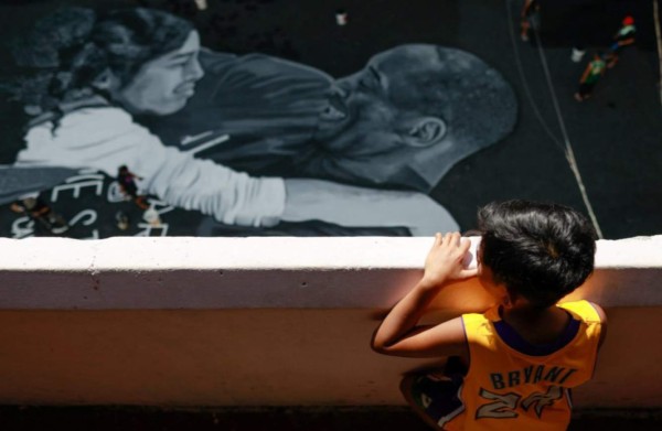 Kobe Bryant: El mundo del arte callejero rinde homenaje con espectaculares esculturas