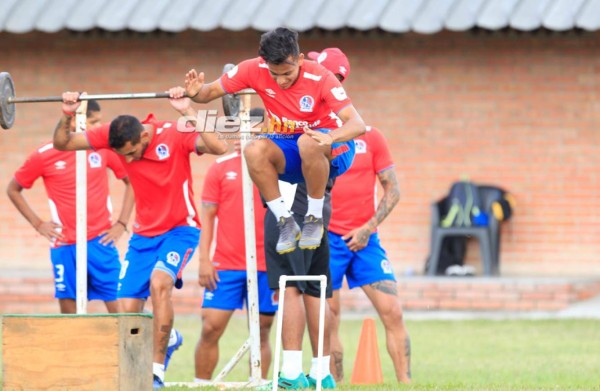 Emotivo recibimiento a Edrick Menjívar, Bengtson se reintegra y Beckeles trabaja a tope