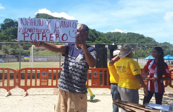 FOTOS: El caluroso recibimiento que tuvo Olimpia en Roatán. ¿Y el camerino?