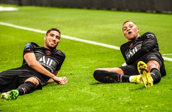 El viaje le dio hambre: así fue captado Messi con Antonela Roccuzzo en el triunfo del PSG; Mbappé recibe regalito