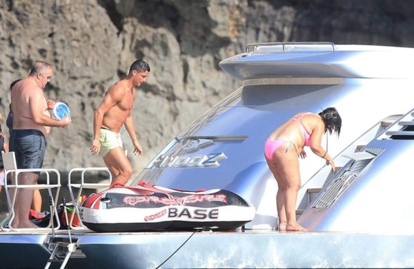 FOTOS: Así pasa sus vacaciones en Ibiza Cristiano Ronaldo