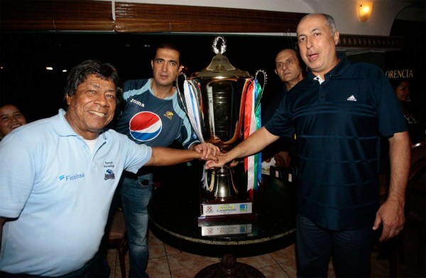 Imágenes de las últimas finales entre Olimpia y Motagua