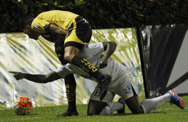 NO SE VIO POR TV: ¿Pinto viendo a Costly? Las fotos más curiosas en Honduras