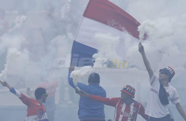 No viste en TV: La furia de Arboleda, euforia de Diego en un clásico de patadas