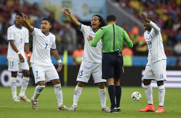 Honduras cae ante Francia en su debut 3-0