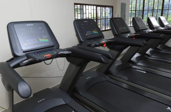 Hermano del presidente del El Salvador Yamil Bukele inaugura Clínica de Atención Integral para el Atleta