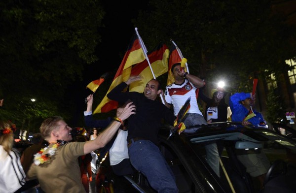 Alemanes celebran campeonato mundial