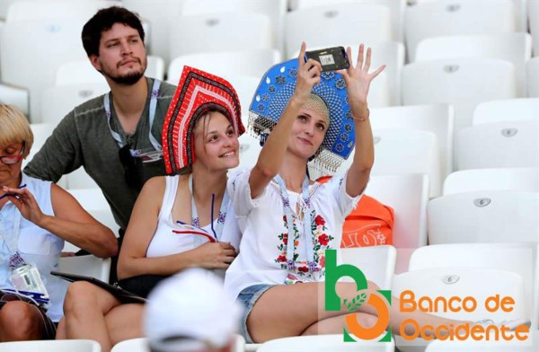 EL COLOR: Las mujeres de los cracks ingleses, el cumpleaños de Kevin De Bruyne y la belleza colombiana