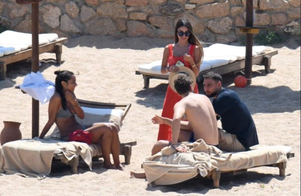 Picantes vacaciones: Alessia Elefante deslumbra junto a Gigio Donnarumma en Cerdeña tras ganar la Eurocopa