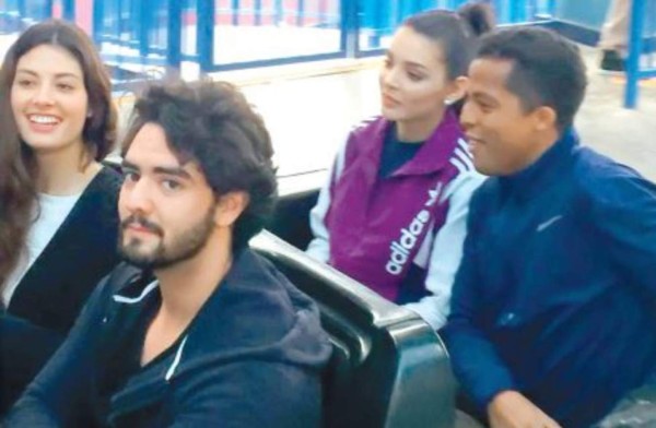 Giovani Dos Santos, 'pillado' en una cita con la infartante Miss México