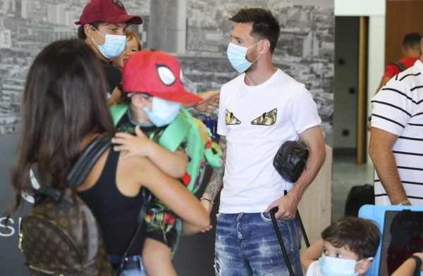 Jugadores del Barcelona se toman unas mini vacaciones previo a la Champions League