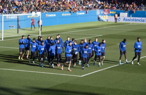 El gran gesto de Lionel Messi con varios niños, la selfie y la burla de Vidal en Barcelona