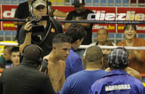 'Cadejo” Durán derrota al nicaragüense 'Machine” Téllez