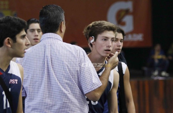 Las personalidades que apoyan a sus hijos en el torneo nacional de baloncesto en San Pedro Sula