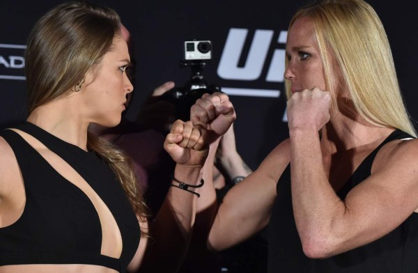 FOTOS: Ronda Rousey recibió golpe en el rostro previo a su combate