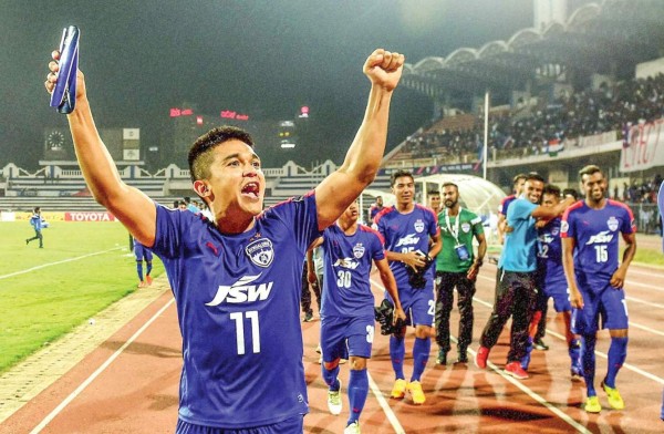 Así es el espectacular estadio donde jugará Roby Norales en la India