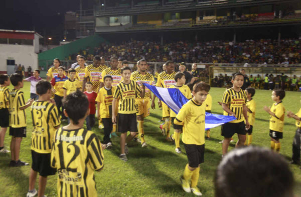 Real España recibe goleada del Goyang de Corea del Sur.