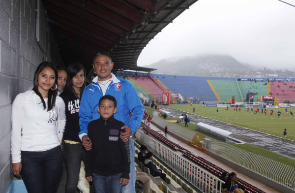 Las imágenes que dejó el derbi Motagua-Olimpia