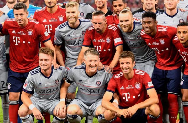 ¡ETERNO! La emotiva despedida del Bayern Munich a Bastian Schweinsteiger en el Allianz Arena